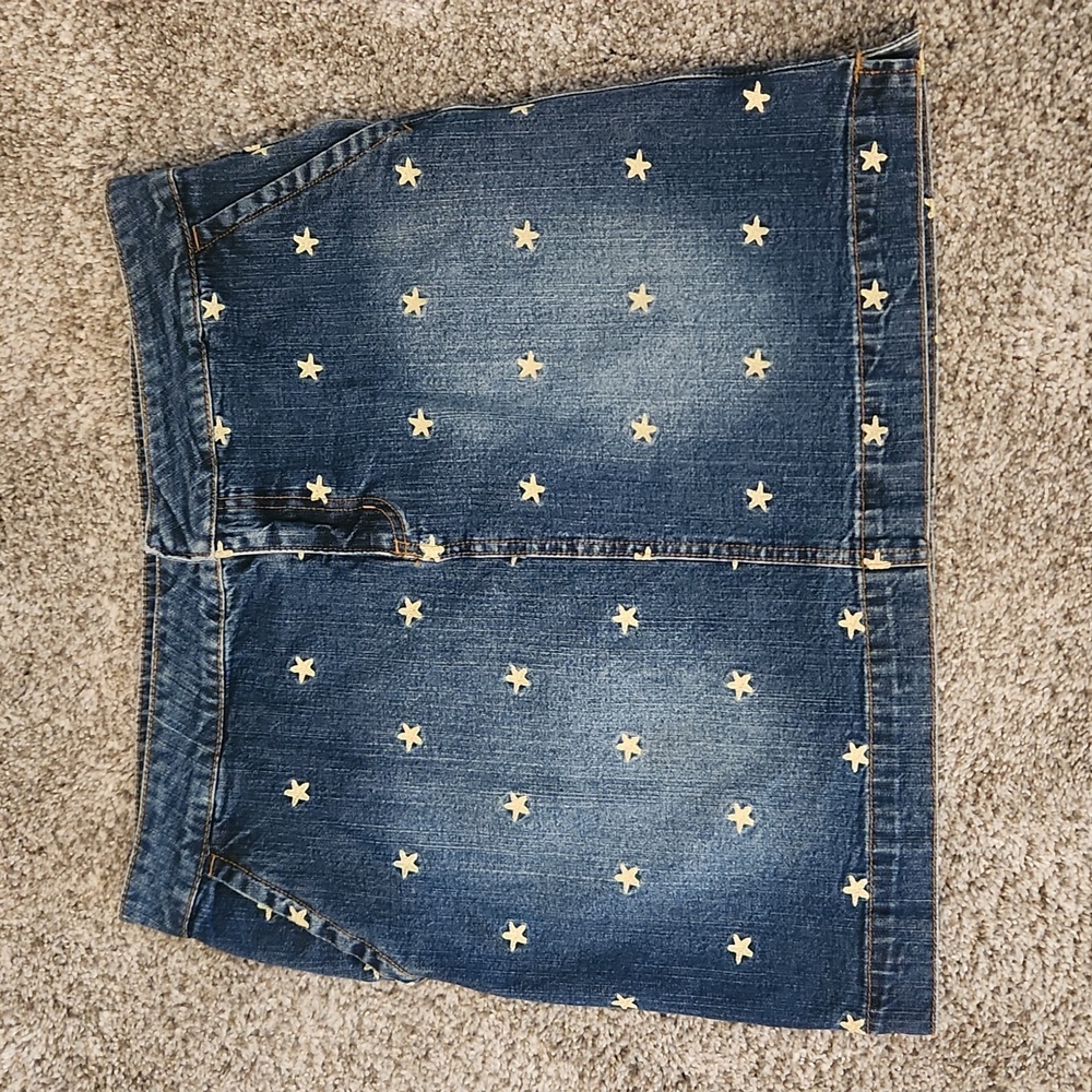 LILLY PULITZER BLUE DENIM W/EMBROIDERED STAR ACCENTS FRONT ZIP SKIRT SIZE 8